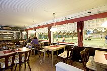 Innenraum mit Blick in die Halle